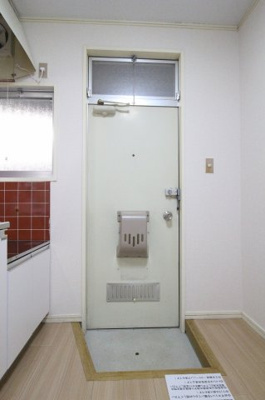 【玄関】 | レピュート武蔵 | 退去前のため、別部屋のお写真です。