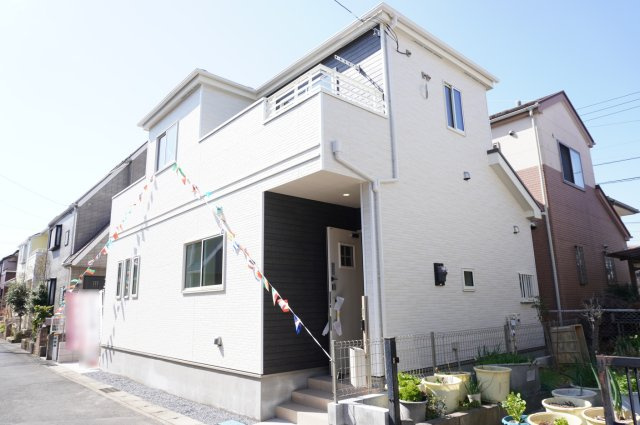 越谷市大字大里 新築分譲住宅の外観