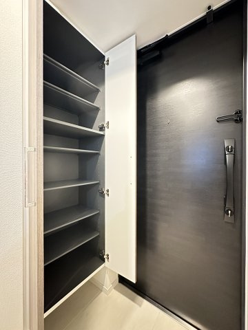 S-RESIDENCE難波大国町dominaの玄関