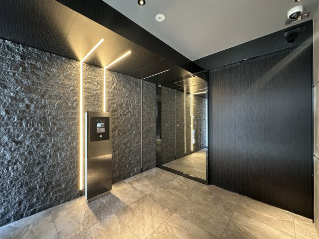 S-RESIDENCE難波大国町dominaのエントランス