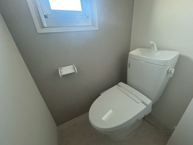 長岡天神ハイツ6号棟のトイレ|手洗い付きで便利にお使いいただけます◎