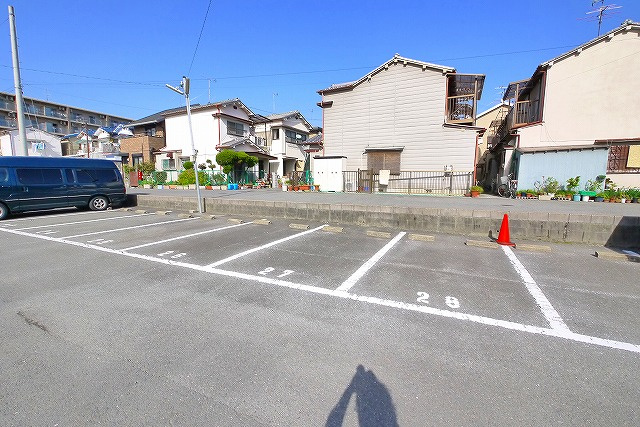 恋の窪駐車場の外観