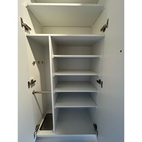 メイクスWアート金山ウエストの玄関