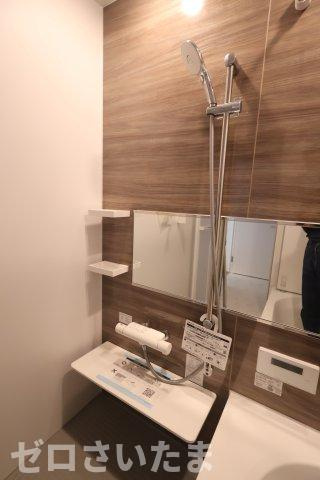 《仲介手数料無料》浦和区領家１丁目9-8新築一戸建てケイアイグレイスの浴室