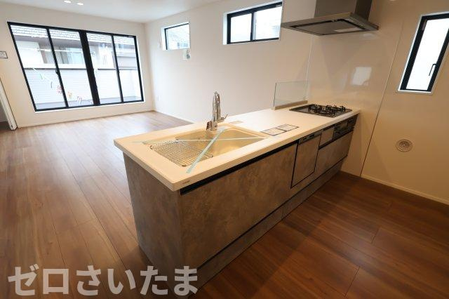 《仲介手数料無料》浦和区領家１丁目9-8新築一戸建てケイアイグレイスのキッチン