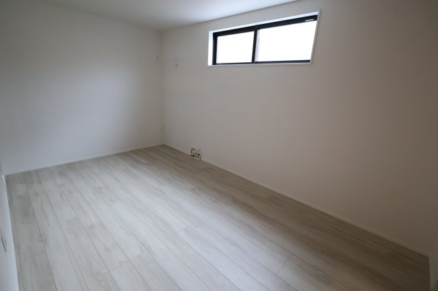 《仲介手数料無料》浦和区領家１丁目9-8新築一戸建てケイアイグレイスの洋室|1階 7.5帖