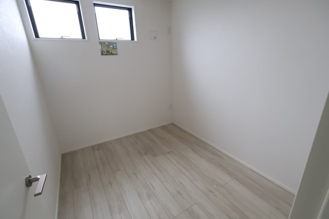 《仲介手数料無料》浦和区領家１丁目9-8新築一戸建てケイアイグレイスの洋室