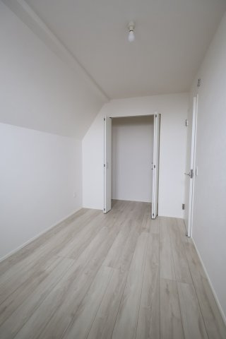 《仲介手数料無料》浦和区領家１丁目9-8新築一戸建てケイアイグレイスの洋室