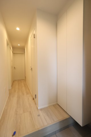 《仲介手数料無料》浦和区領家１丁目9-8新築一戸建てケイアイグレイスの玄関
