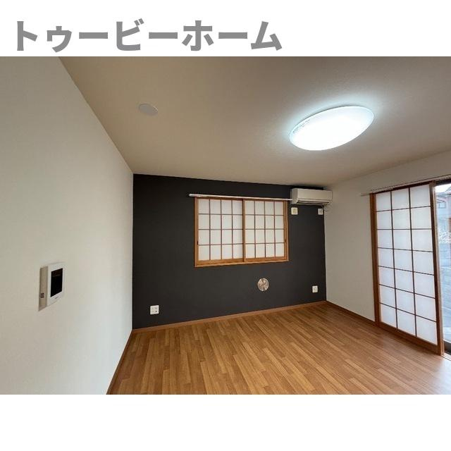 リブレス新河岸Ⅴ　旧新河岸元寮の居間・リビング|こちらのリビングで趣味の時間をお楽しみください