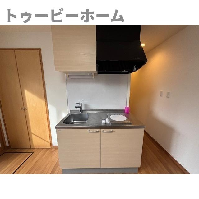 リブレス新河岸Ⅴ　旧新河岸元寮のキッチン|コンパクトなキッチンで掃除もラクラク