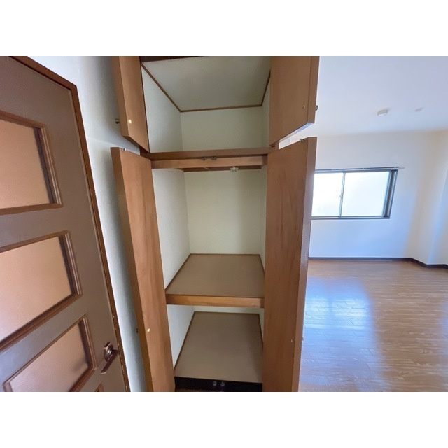 パティオ１２の内装|明るい室内です