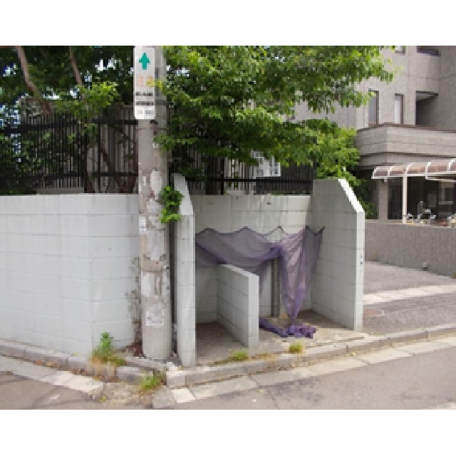 パティオ１２の周辺