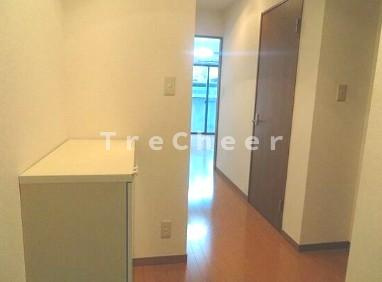 モノリス・ワンの玄関