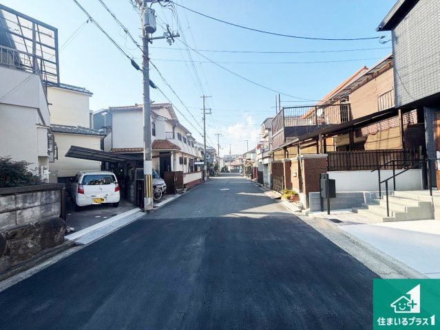 25(土)26(日)29(祝)現地説明会　堺市中区深井中町　限定1邸の前面道路含む現地写真|周辺は閑静な住宅街！前面道路広々で車の出し入れも便利です。駐車が苦手な方でも安心して車庫入れできます！