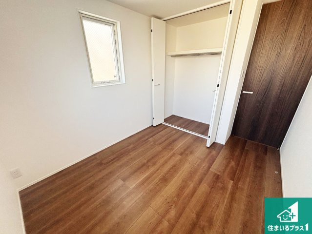 25(土)26(日)29(祝)現地説明会　堺市中区深井中町　限定1邸の洋室|シンプルな洋室は、自分好みのインテリアが楽しめます♪ご家族とインテリアや家具を選びに行くのは新築購入時の醍醐味の一つです。ぜひお楽しみください♪