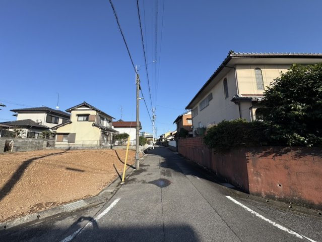 土地　牛牧の前面道路含む現地写真