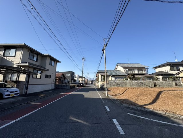土地　牛牧の前面道路含む現地写真