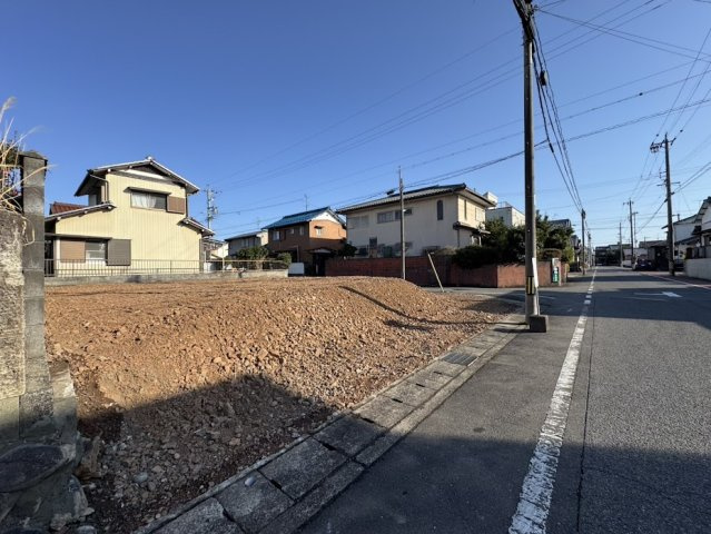 土地　牛牧の前面道路含む現地写真