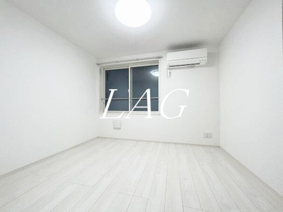 【居間・リビング】 | Ｒｅｂｅｒｔｙ北千住 | 洋室のお部屋です。