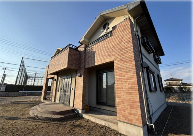 【外観】 | 筑西市二木成　中古戸建 | 敷地広々166坪！角地につき陽当たり良好♪