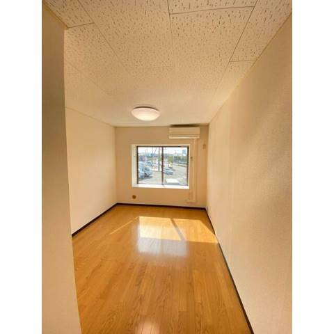 ヘリオス378谷保の洋室