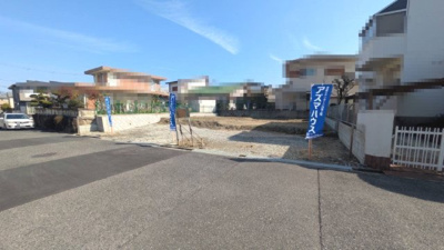 【外観】 | ライフフィールド槇塚台3丁　2号地 | 敷地面積39.82坪(131.66平米)！並列２台のカースペースで、カーライフもノーストレスに…。