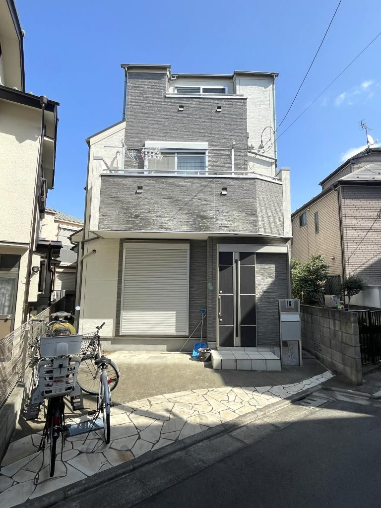 練馬区春日町5丁目 中古戸建の外観|現地ご見学希望・資料請求などお気軽にお問い合わせ下さい！
03-5990-5201