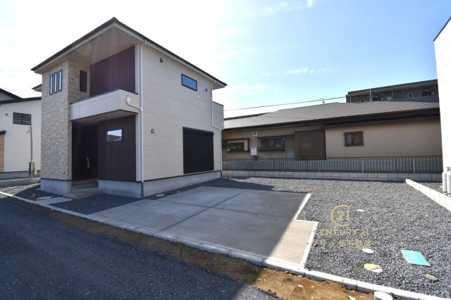 GRACE　水戸市小吹町　2期 　2の駐車場|駐車場は十分なスペース。ご家族それぞれが車をご所有の場合や、来客の際も安心です。
内覧可能です。ご予約はHPから、またお電話でもお気軽にどうぞ。