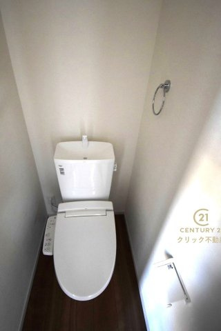 GRACE　水戸市小吹町　2期 　2のトイレ|毎日使う空間と機能だから、いつまでも清潔なスペースであってほしいのがトイレです。お掃除しやすいシンプルなデザインです。