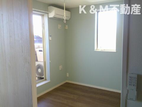 センチュリーオークＢ棟の居間・リビング|使いやすい居間です