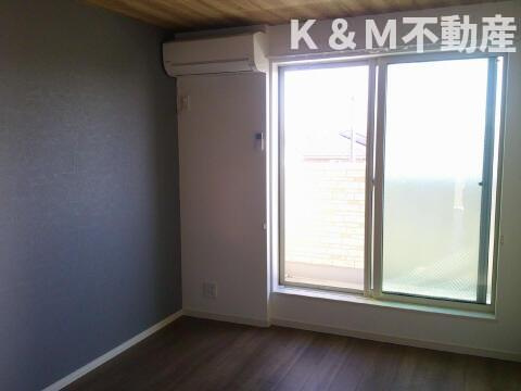 センチュリーオークＢ棟のバルコニー|暖かな日差しのふりそそぐバルコニー