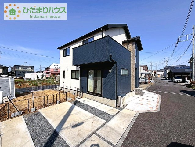 【外観】 | 取手市戸頭　中古戸建 | デザイナーズのようなお洒落な外観です(^^♪　外構も完了しているのでそのまま入居できます。