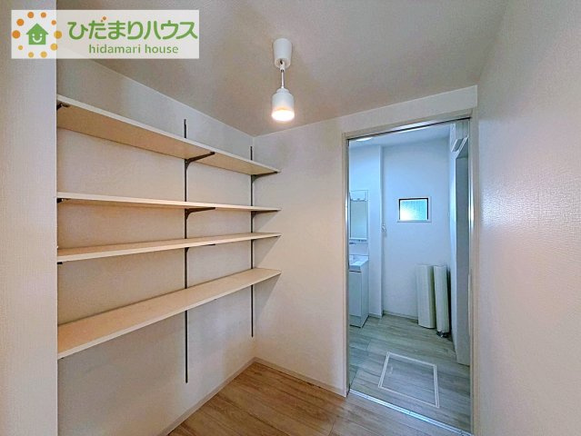 【その他】 | 取手市戸頭　中古戸建 | ファミリークローク付きでパントリー利用も大容量で活躍します。