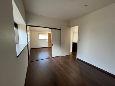 【洋室】 | 小倉台２丁目　中古戸建 | 洋室約6.0帖　隣の洋室と続き間になっているのでより広くお使いいただけます。