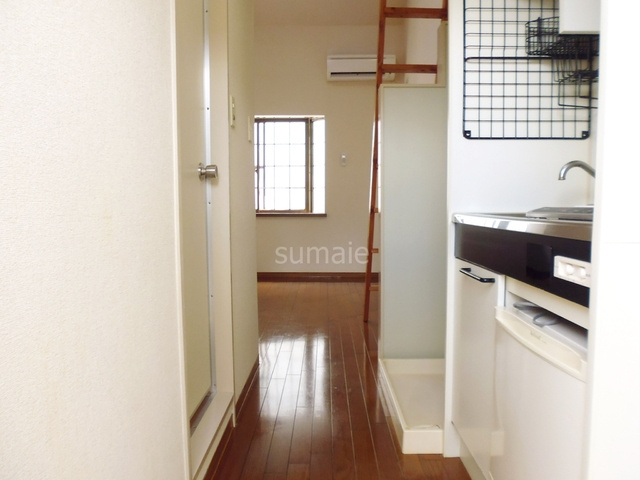 秀華三番館のキッチン|玄関から撮影☆