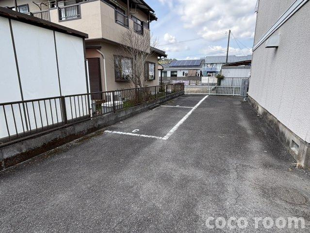 オークハウスの駐車場