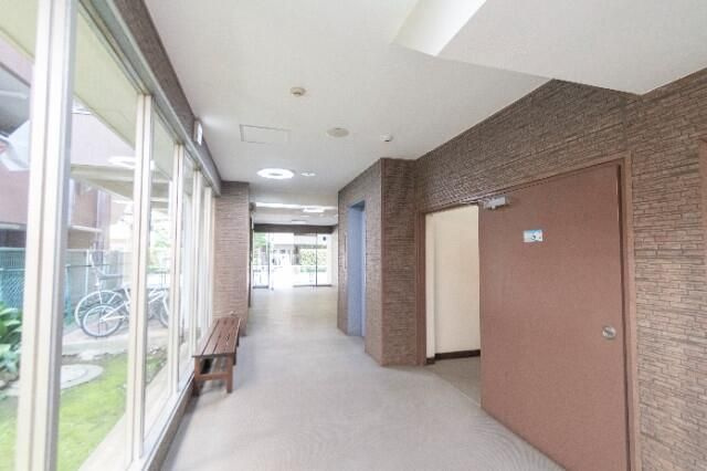 武蔵関ハイツＡ棟のロビー