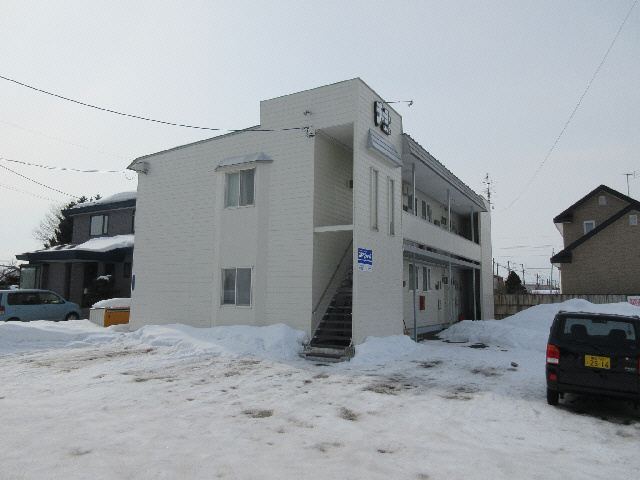 チャーミーハイツの駐車場