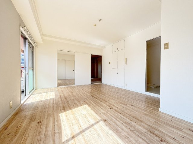 第一プレジデントハイツの居間・リビング