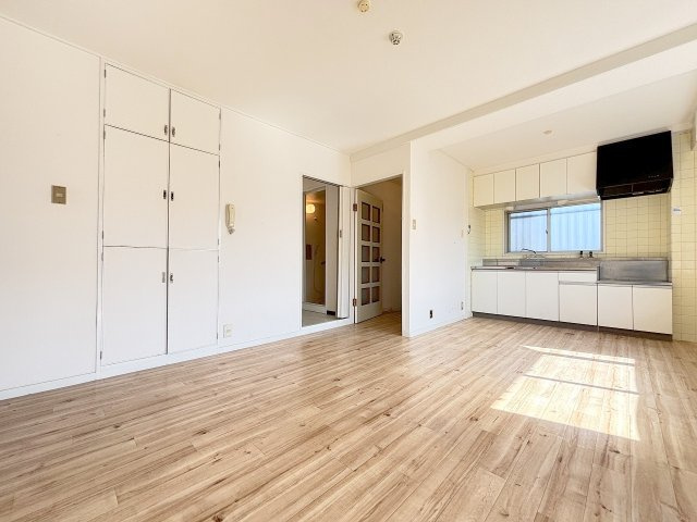 第一プレジデントハイツの居間・リビング