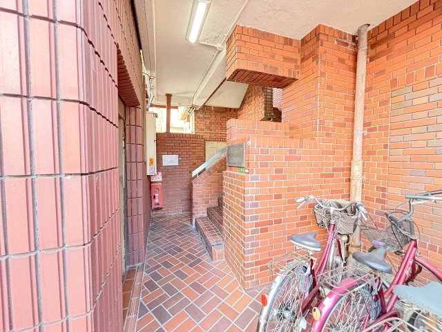 第一プレジデントハイツのエントランス