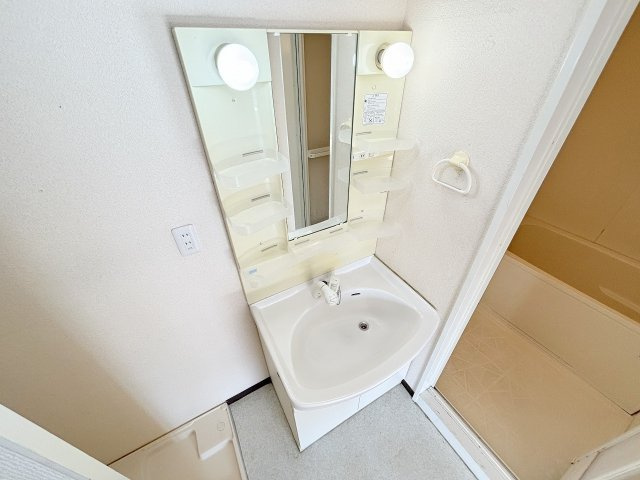 第一プレジデントハイツの独立洗面台