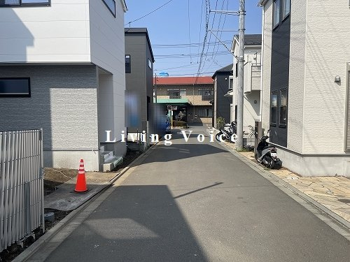 【仲介手数料０円】寒川町小谷1丁目Ⅱ　新築一戸建て　全4棟の前面道路含む現地写真|【仲介手数料０円】寒川町小谷1丁目Ⅱ　新築一戸建て　全4棟