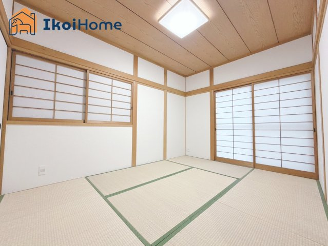 神戸市北区松が枝町1丁目　中古戸建の内装|●年中無休：当日予約可●１階和室６帖のお部屋です！２面採光で明るいです！