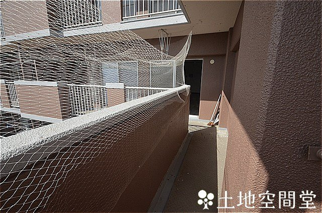 エクレール若葉台のバルコニー|L字バルコニー