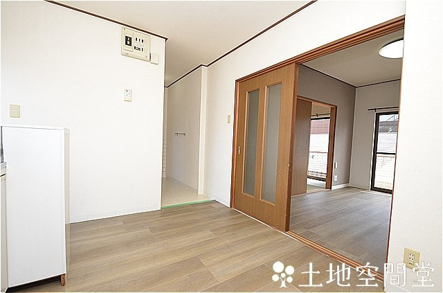 ＹＭＭビルの居間・リビング