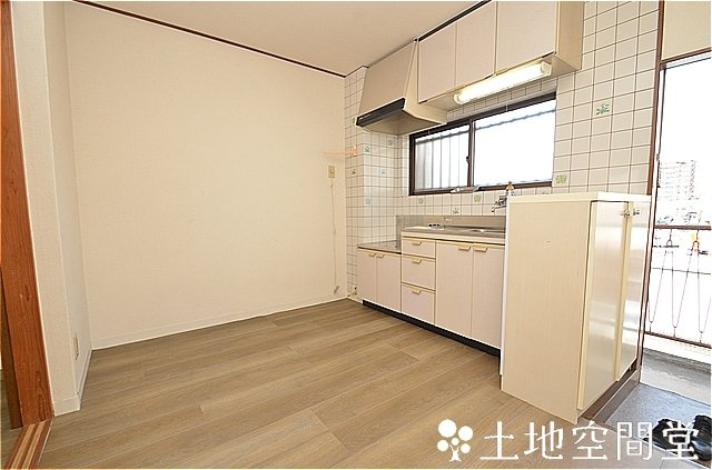 ＹＭＭビルの居間・リビング