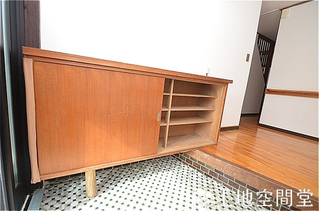 鷹見台２丁目貸家の収納