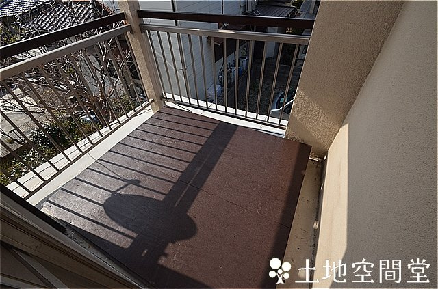 町上津役西３丁目貸家のバルコニー